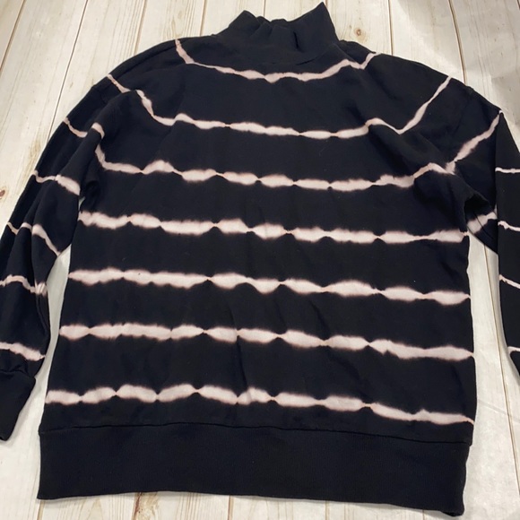 Wild fable Medium tie-dye pull over sweatshirt